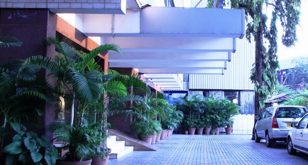Regency Hotel Mumbai Exterior photo